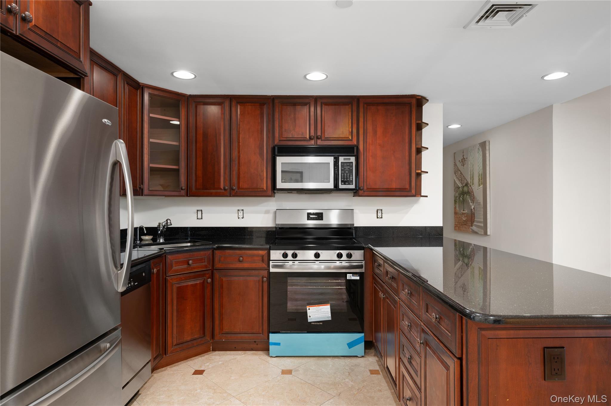 242 Maple Avenue Unit: 502