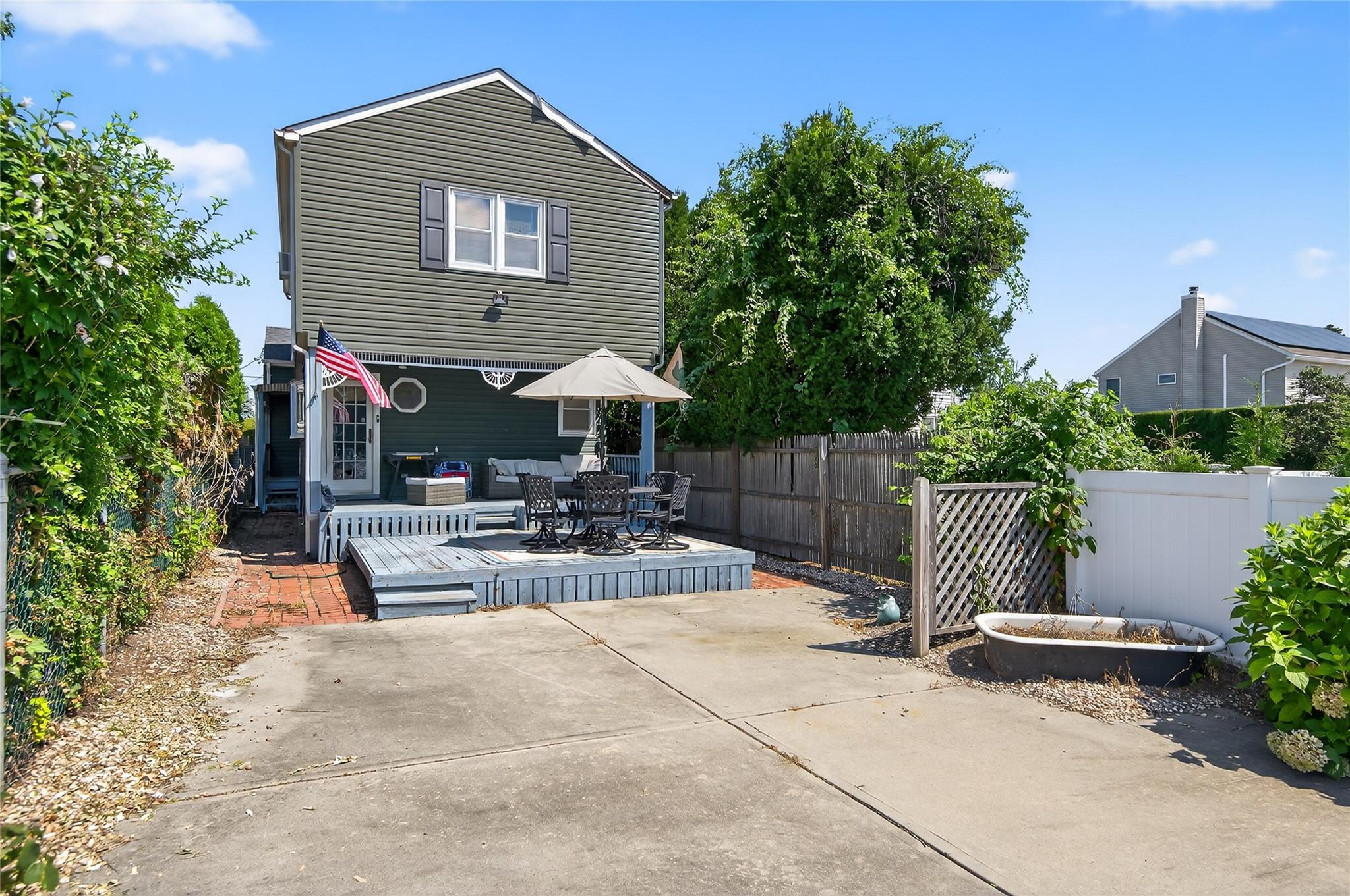 332 Mineola Avenue