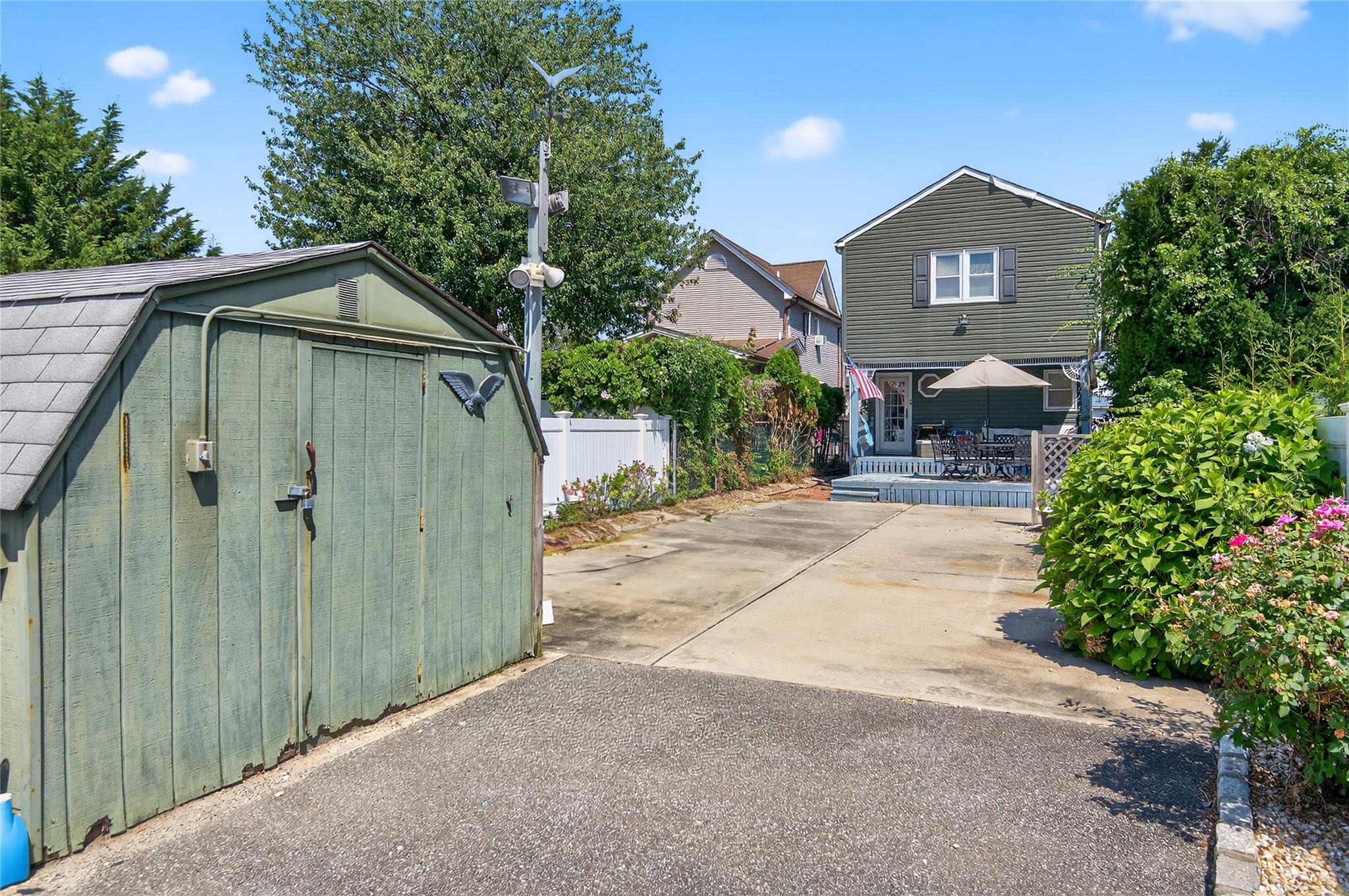 332 Mineola Avenue