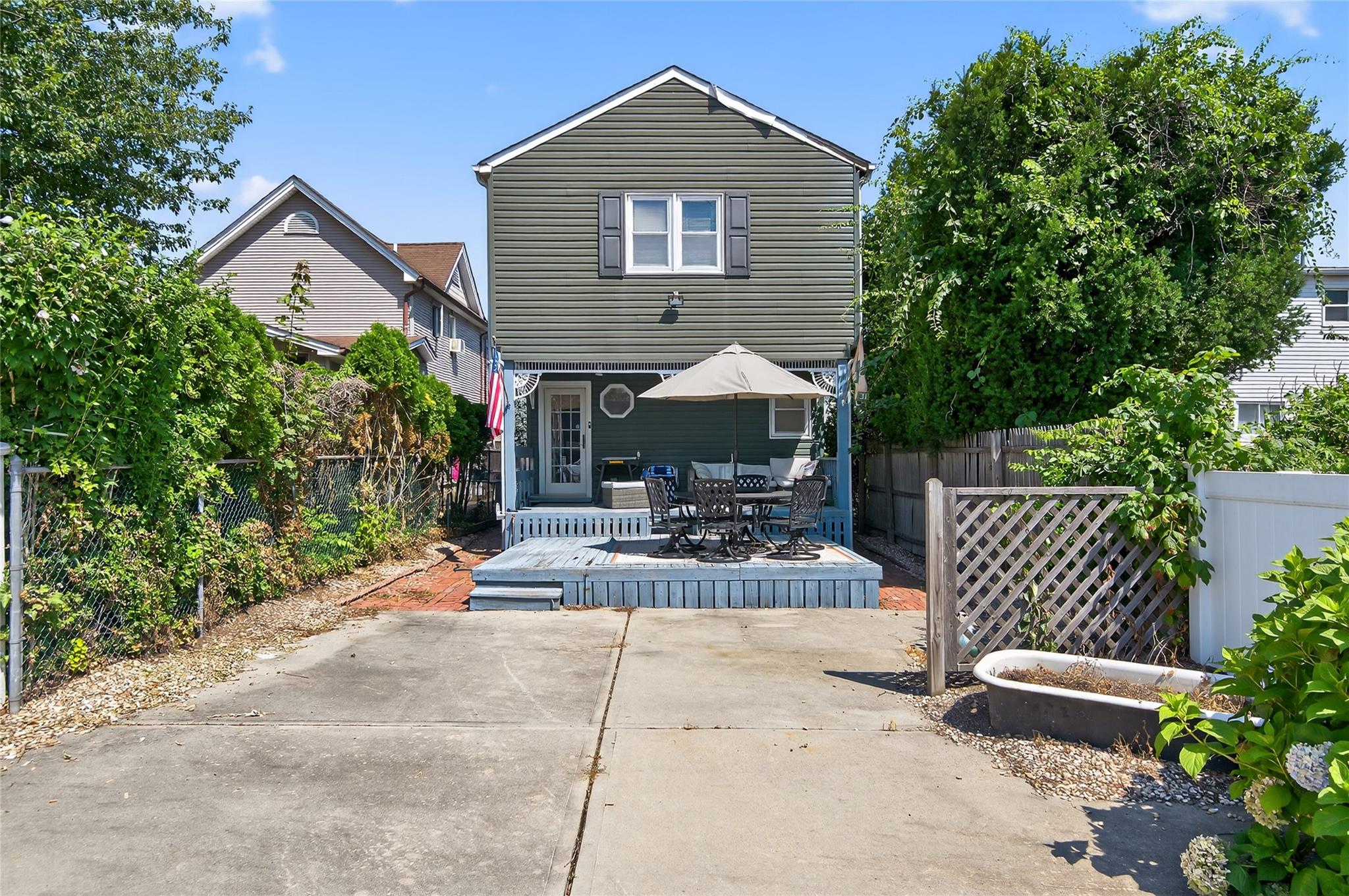 332 Mineola Avenue