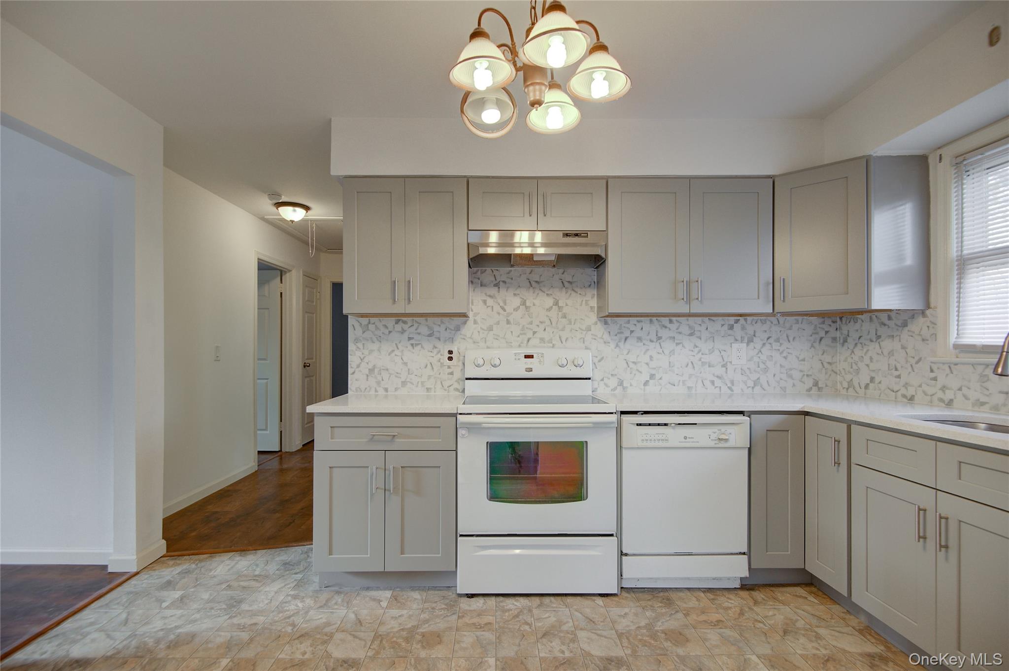 54 5th Avenue Unit: Upper