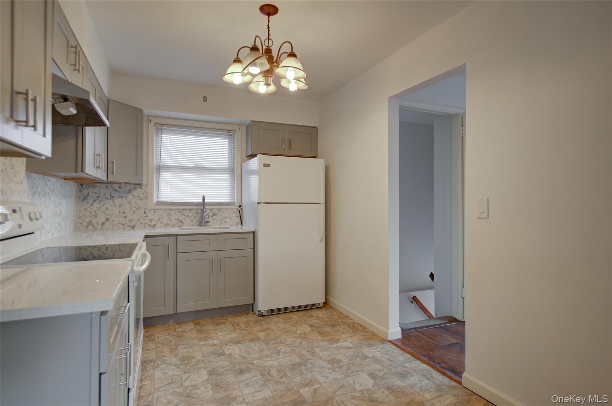 54 5th Avenue Unit: Upper