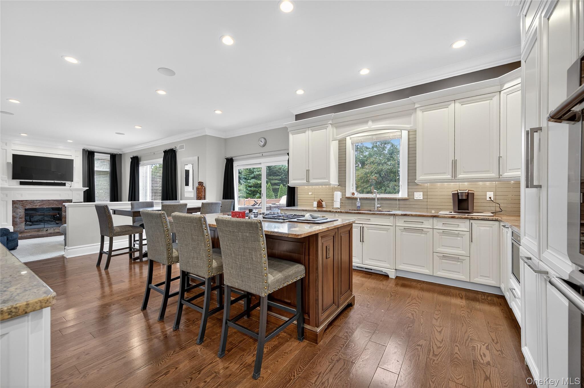 65 Oriole Way