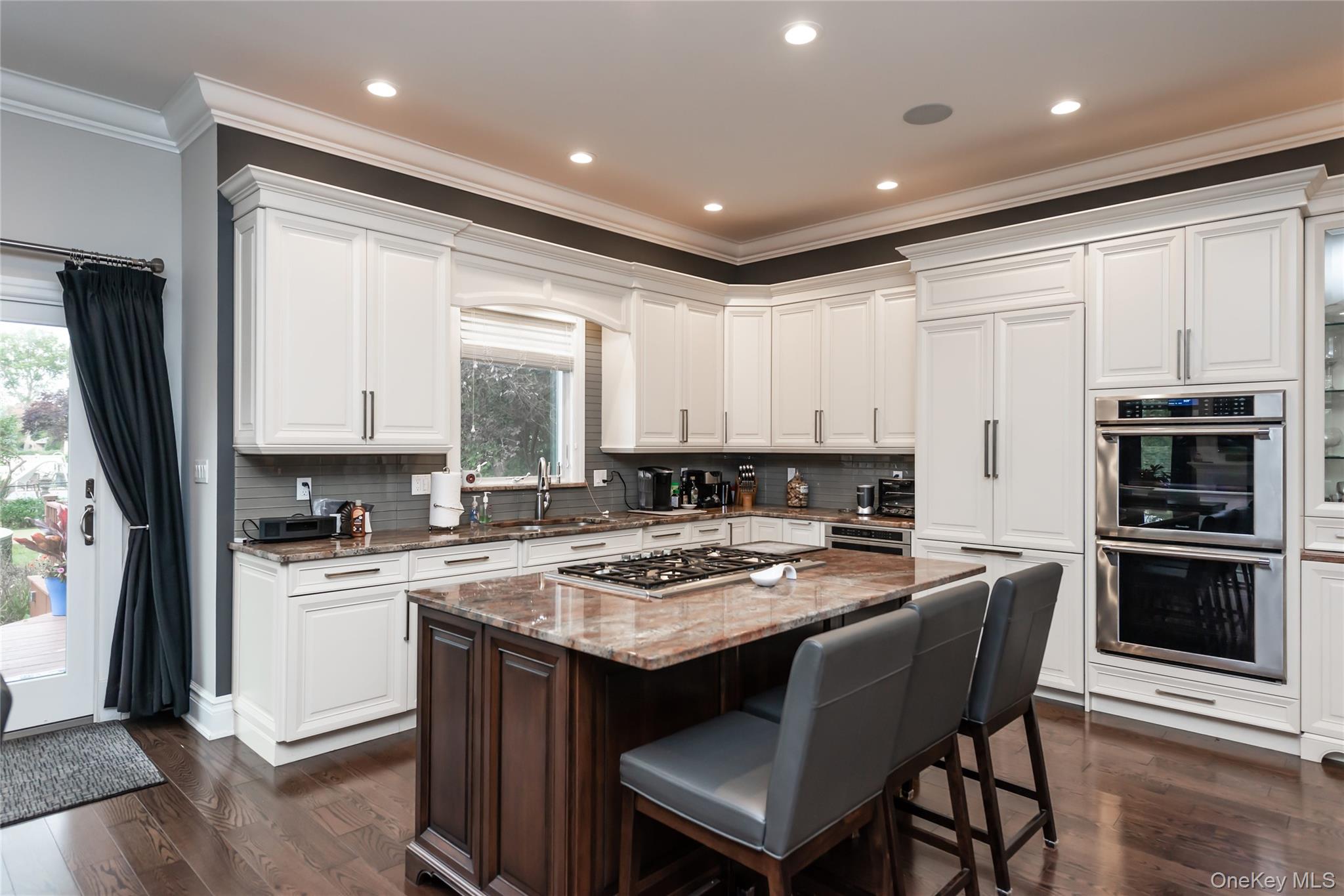 65 Oriole Way