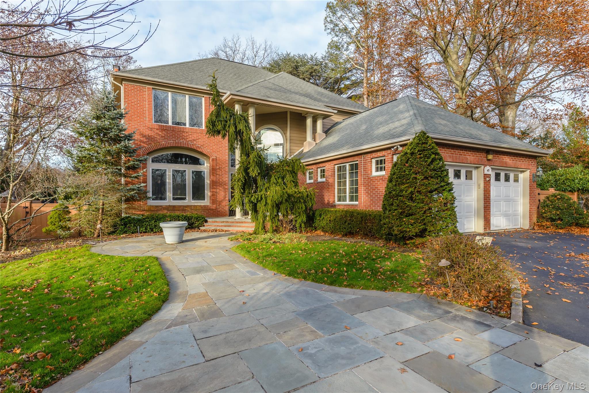 65 Oriole Way