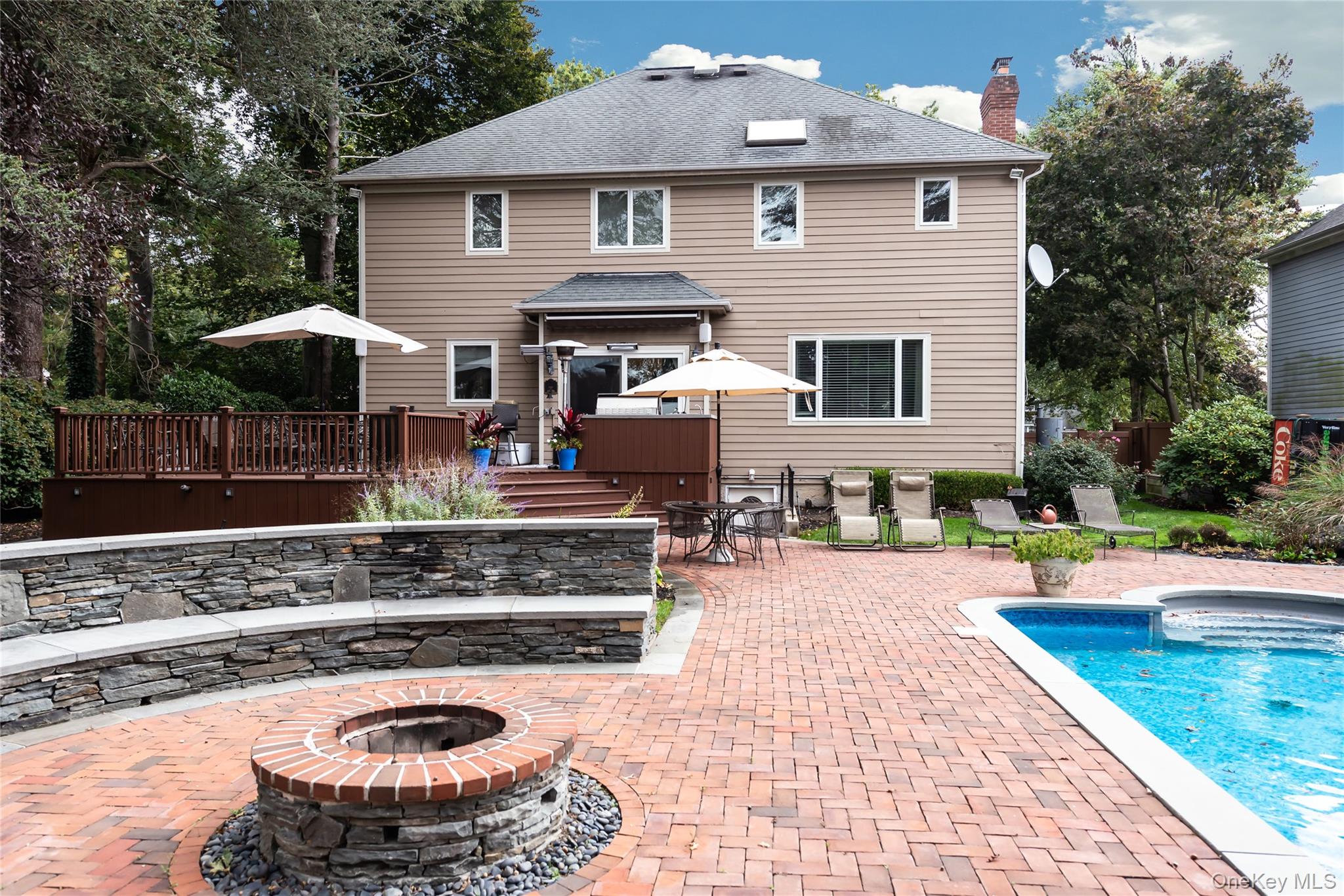 65 Oriole Way