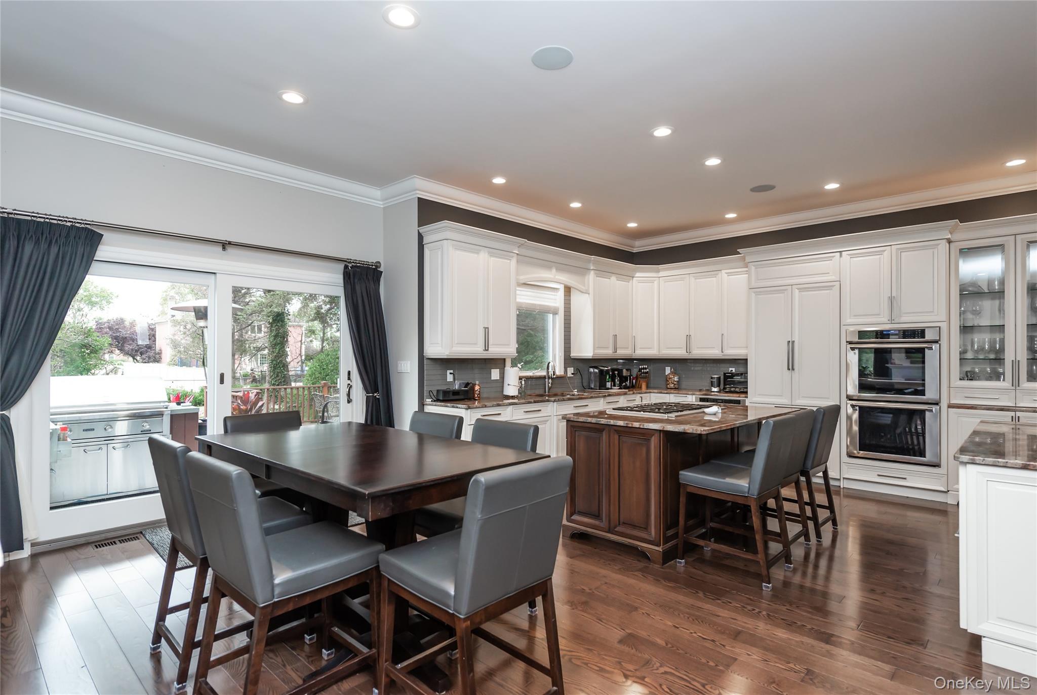 65 Oriole Way
