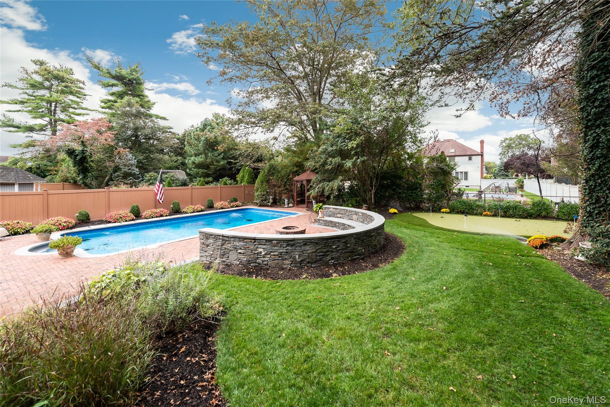 65 Oriole Way