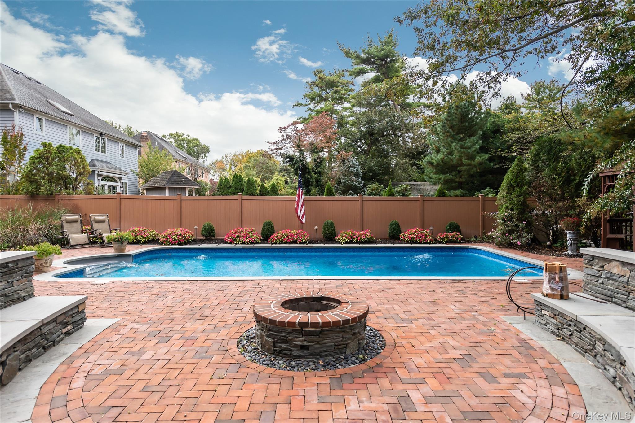 65 Oriole Way