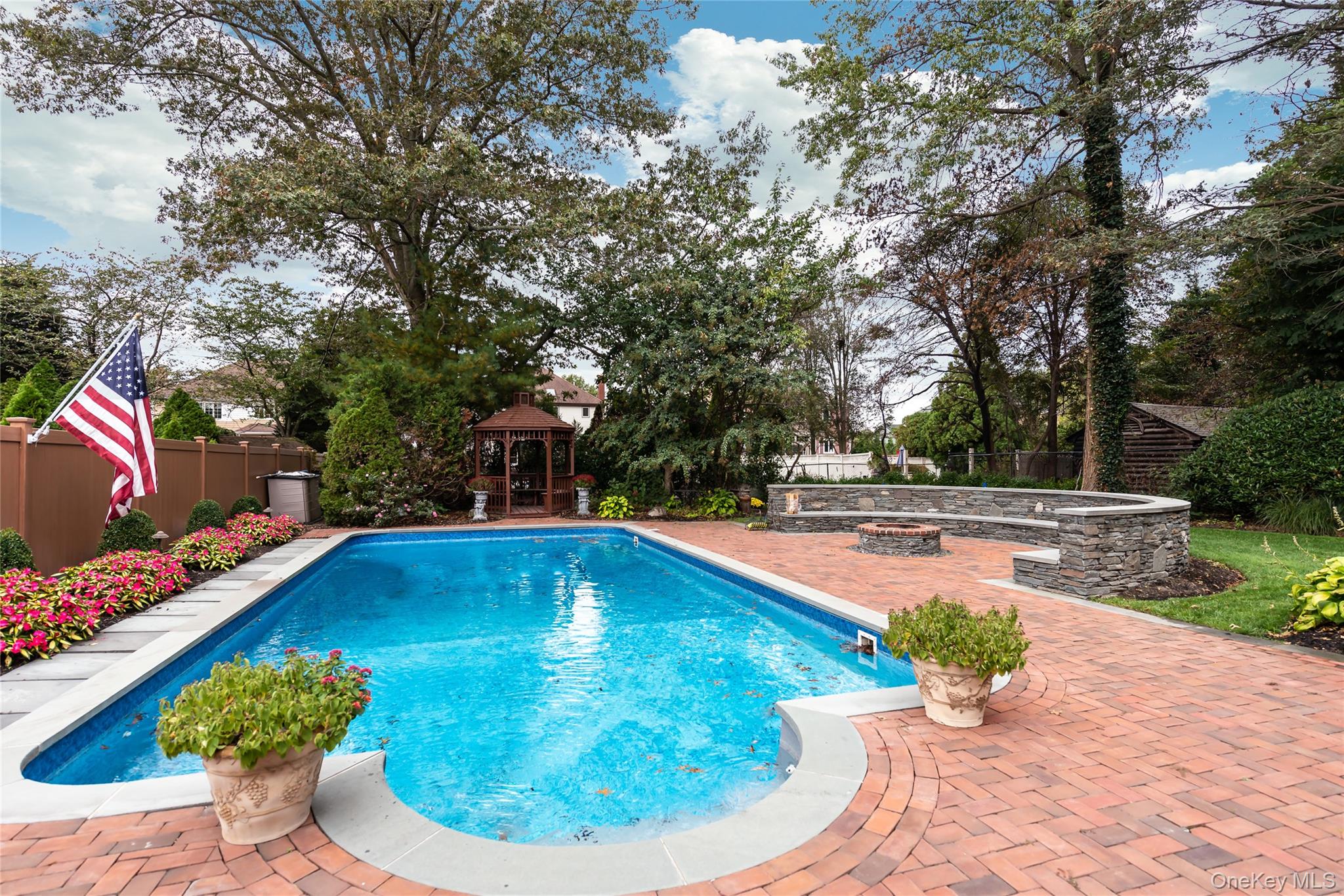 65 Oriole Way