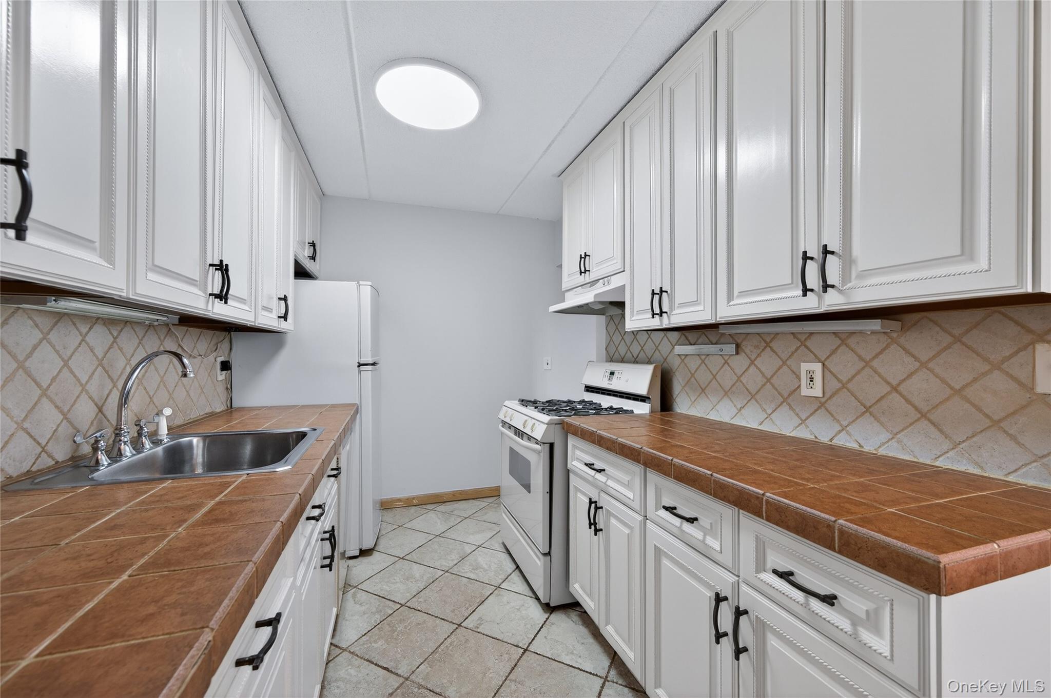 135 Post Avenue Unit: 5T