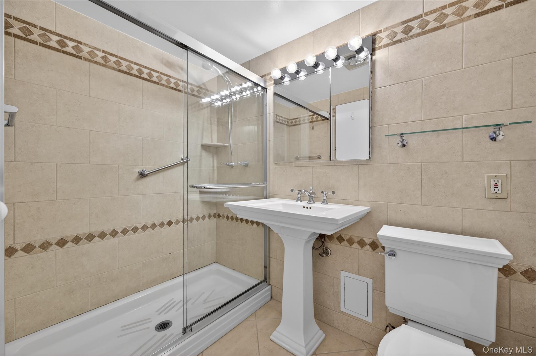 135 Post Avenue Unit: 5T