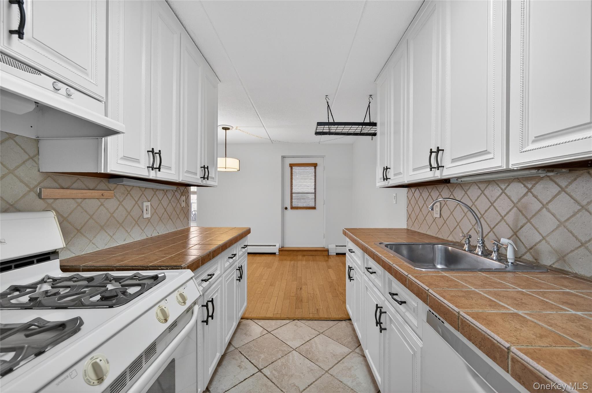 135 Post Avenue Unit: 5T