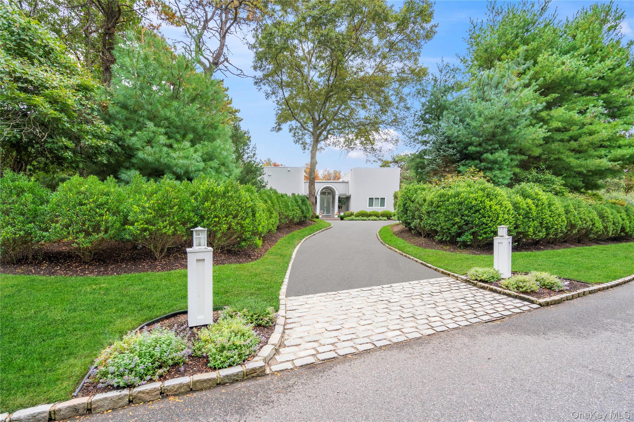 9 Peacock Path