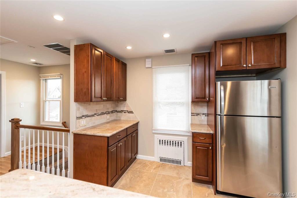 9 Capitol Avenue Unit: Upper level