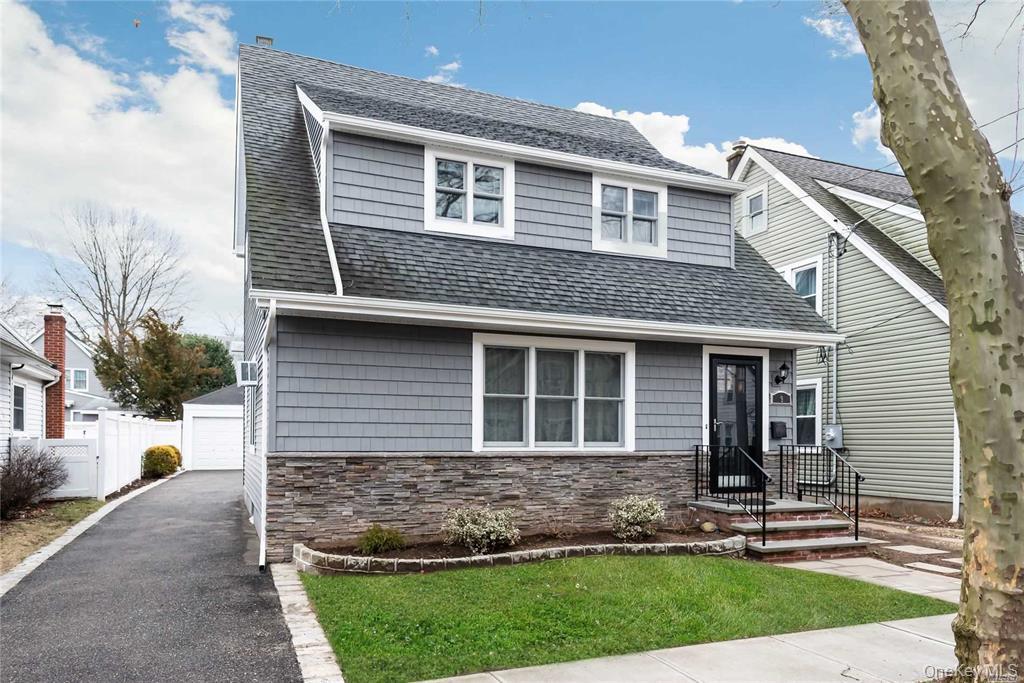 9 Capitol Avenue Unit: Upper level