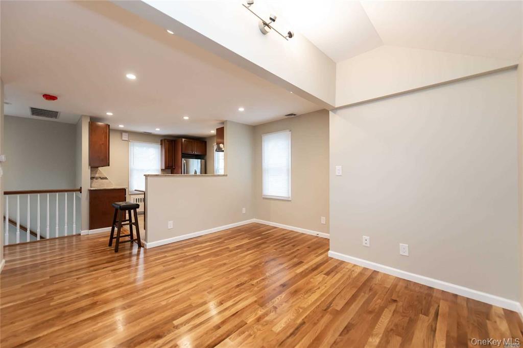 9 Capitol Avenue Unit: Upper level