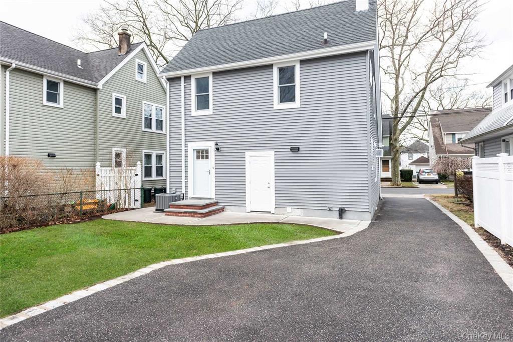 9 Capitol Avenue Unit: Upper level