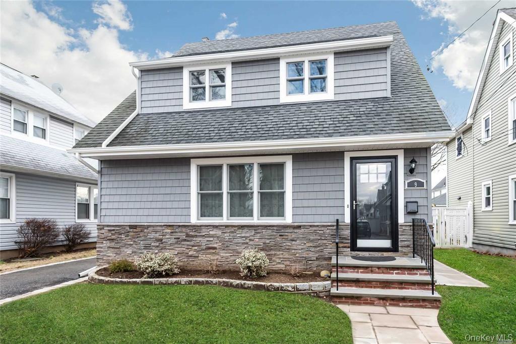 9 Capitol Avenue Unit: Upper level