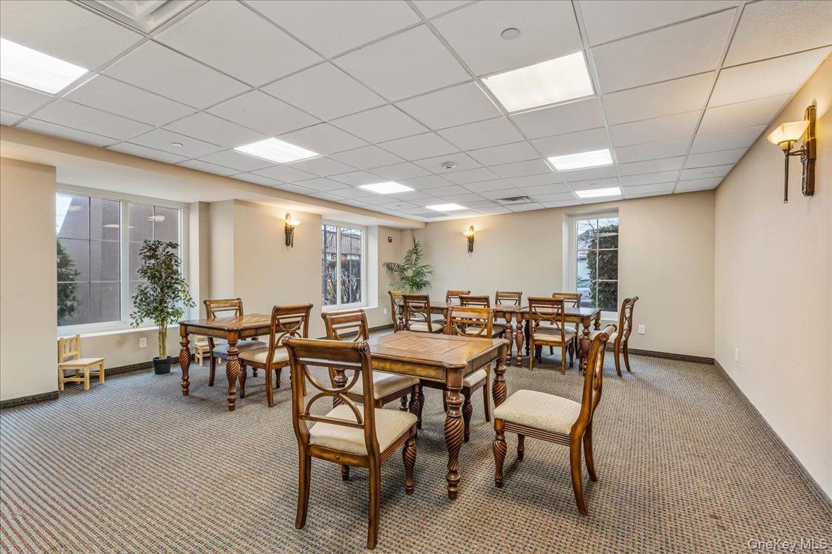 242 Maple Avenue Unit: 601