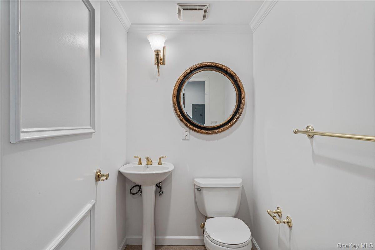 242 Maple Avenue Unit: 601