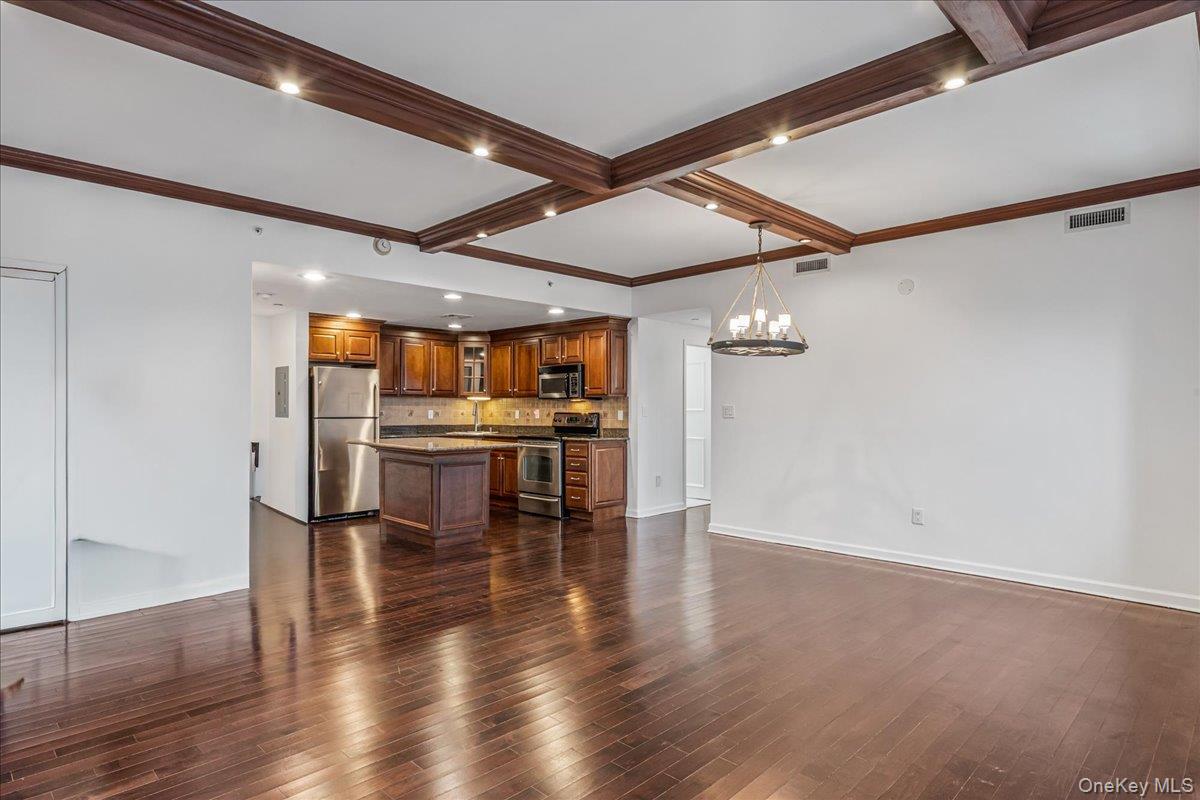 242 Maple Avenue Unit: 601