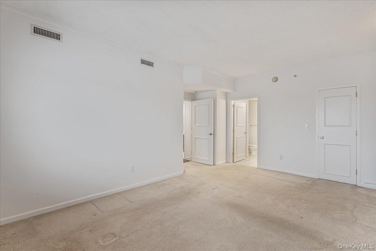 242 Maple Avenue Unit: 601