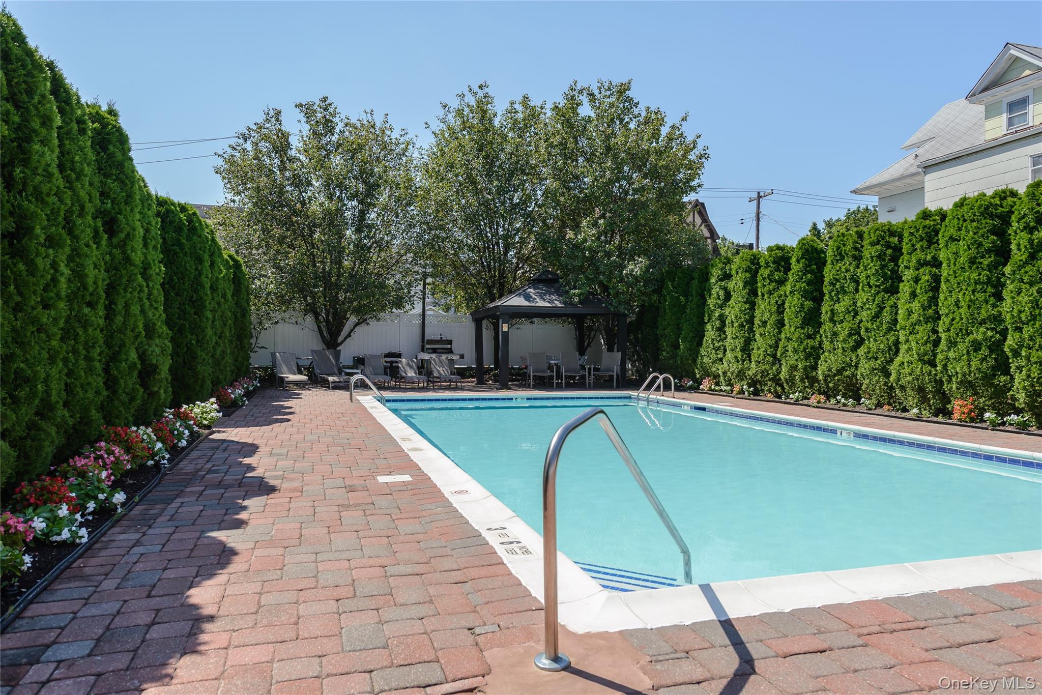 242 Maple Avenue Unit: 601