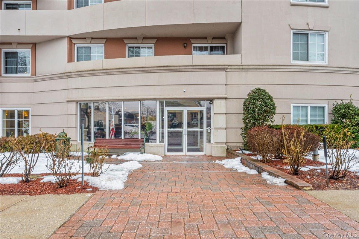 242 Maple Avenue Unit: 601