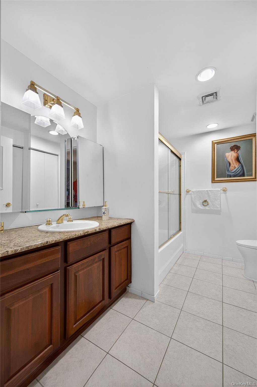 242 Maple Avenue Unit: 601