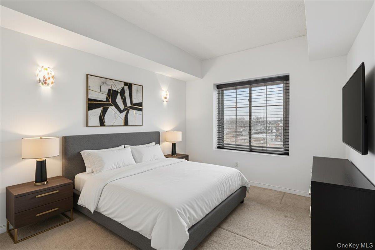 242 Maple Avenue Unit: 601