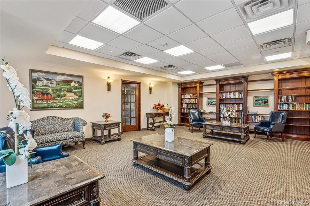 242 Maple Avenue Unit: 601