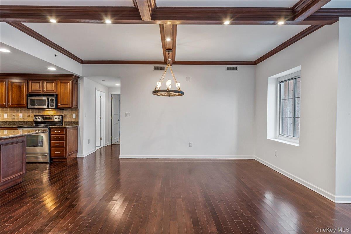 242 Maple Avenue Unit: 601