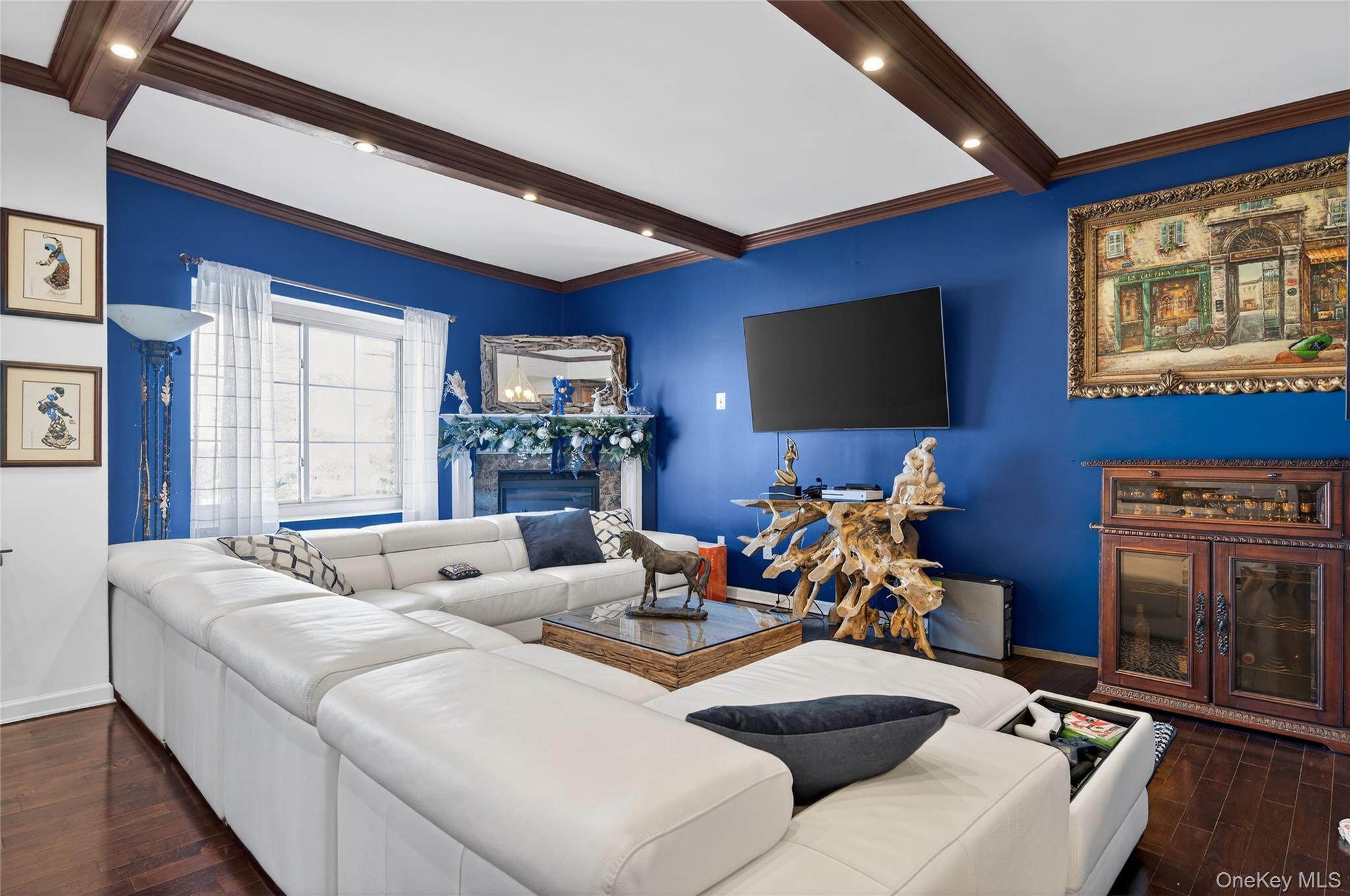 242 Maple Avenue Unit: 601