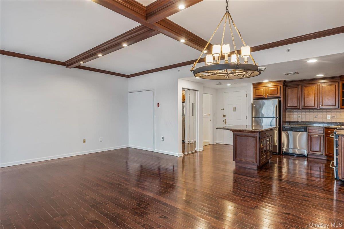 242 Maple Avenue Unit: 601