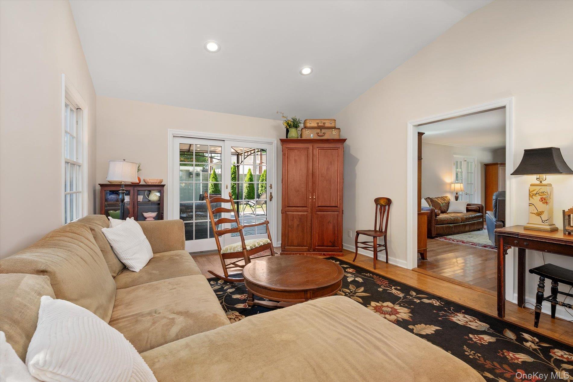 84 Earl Street