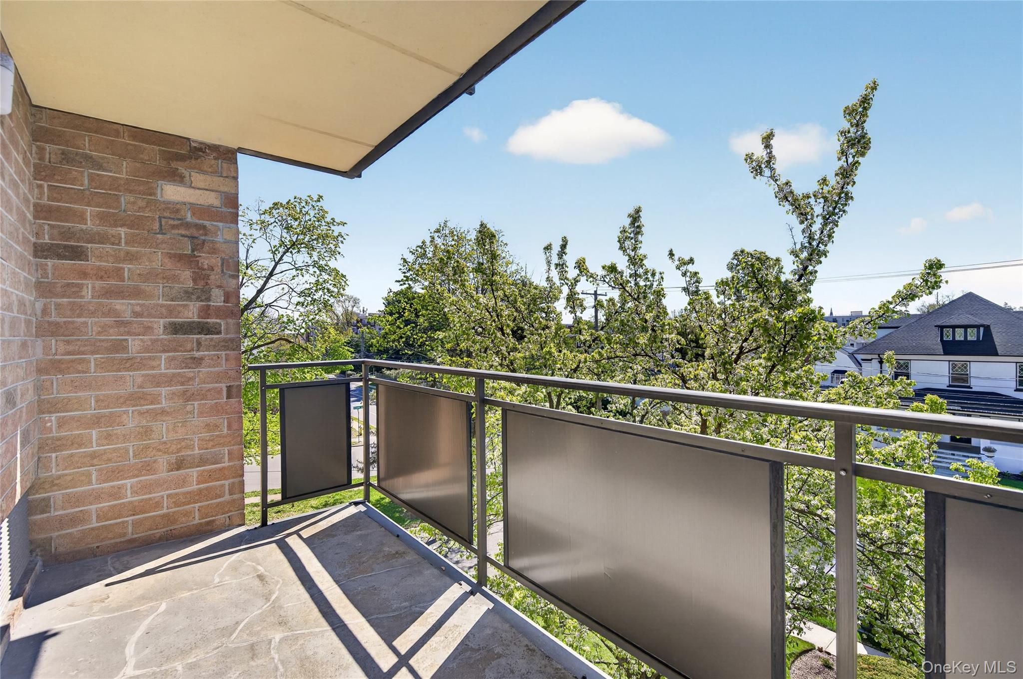 175 Maple Avenue Unit: 3G