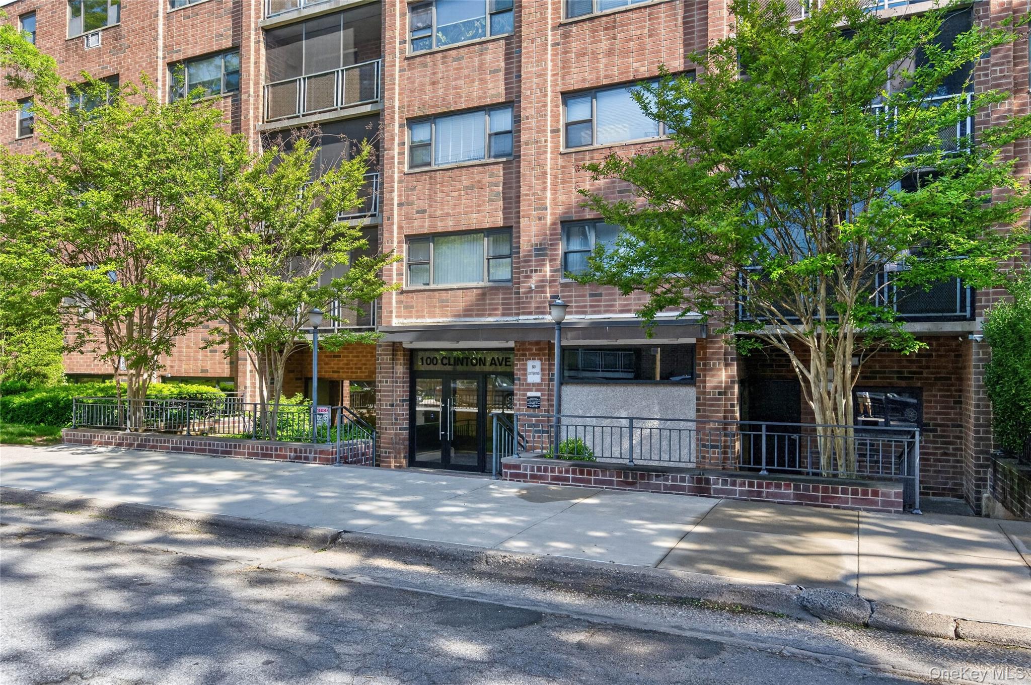100 Clinton Avenue Unit: 2Y