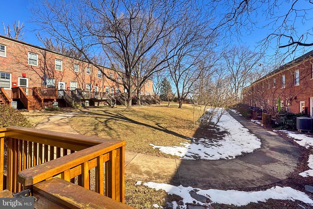 1401 S Barton St #214