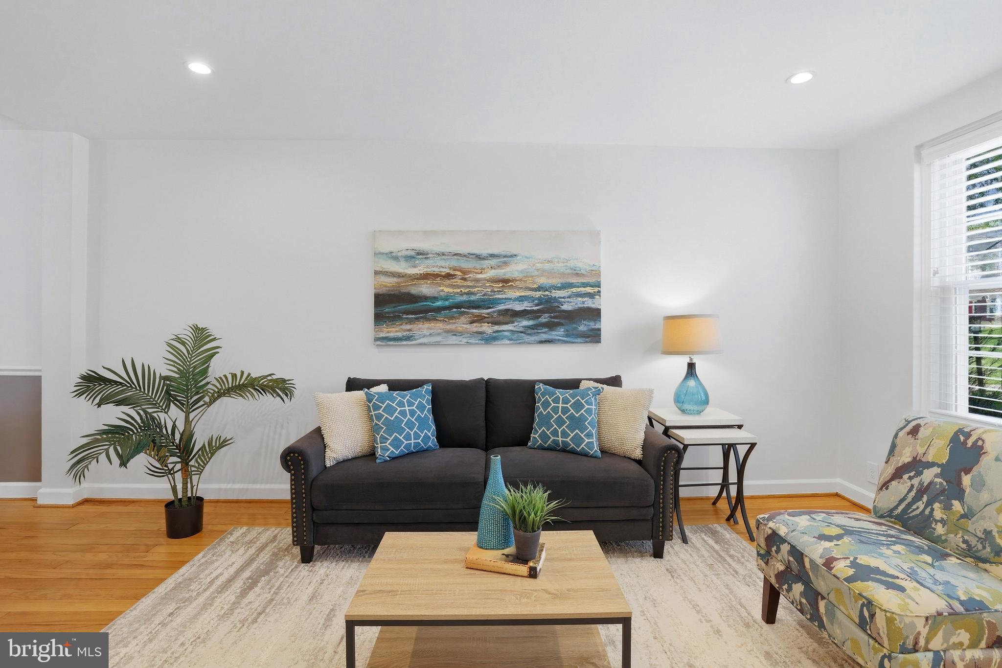 3363 S STAFFORD STREET