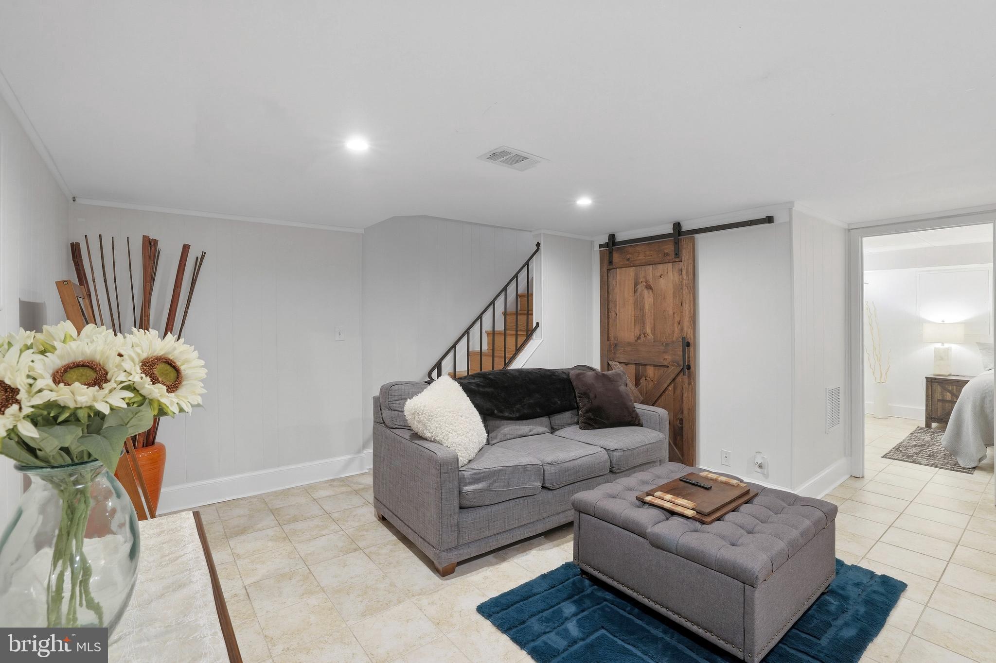 3363 S STAFFORD STREET