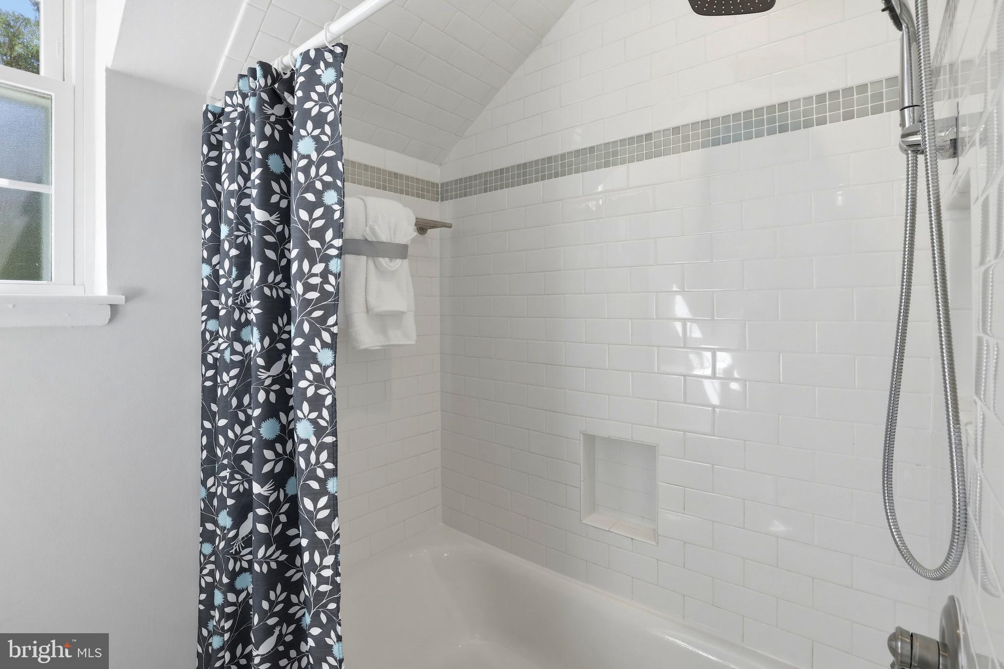 3363 S STAFFORD STREET