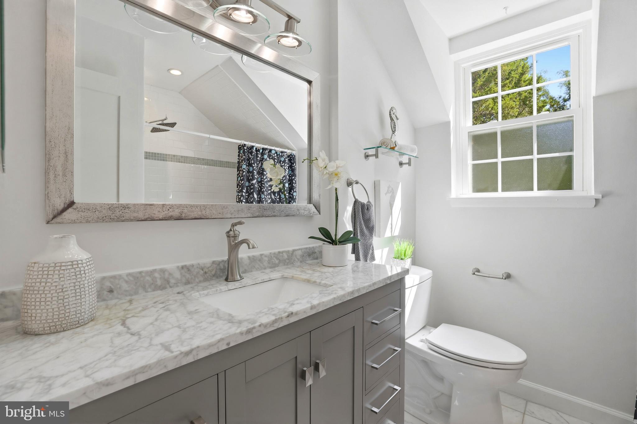 3363 S STAFFORD STREET