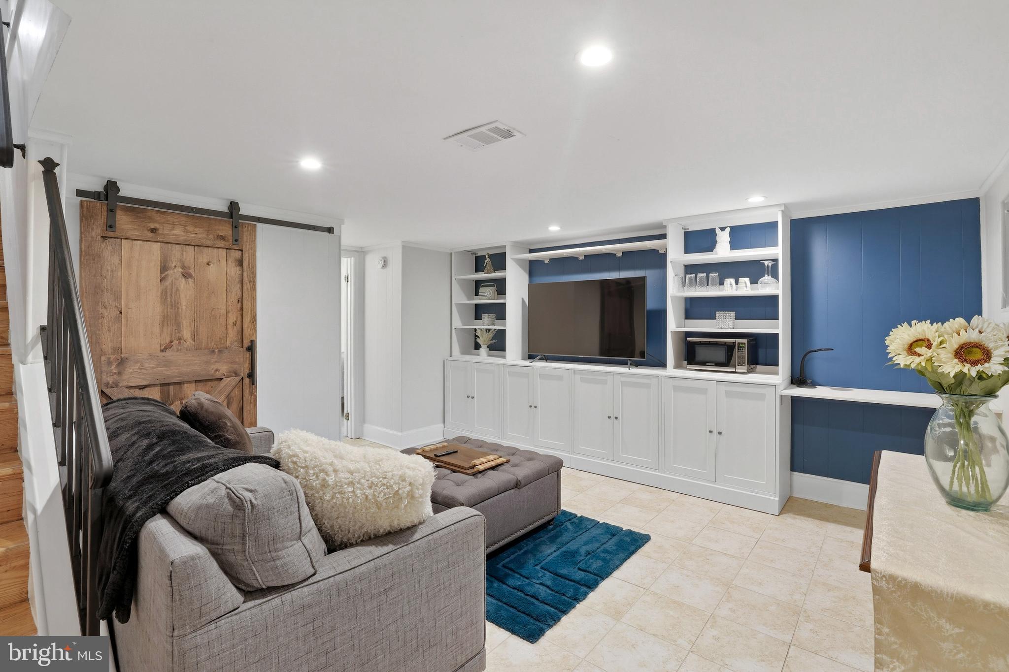 3363 S STAFFORD STREET