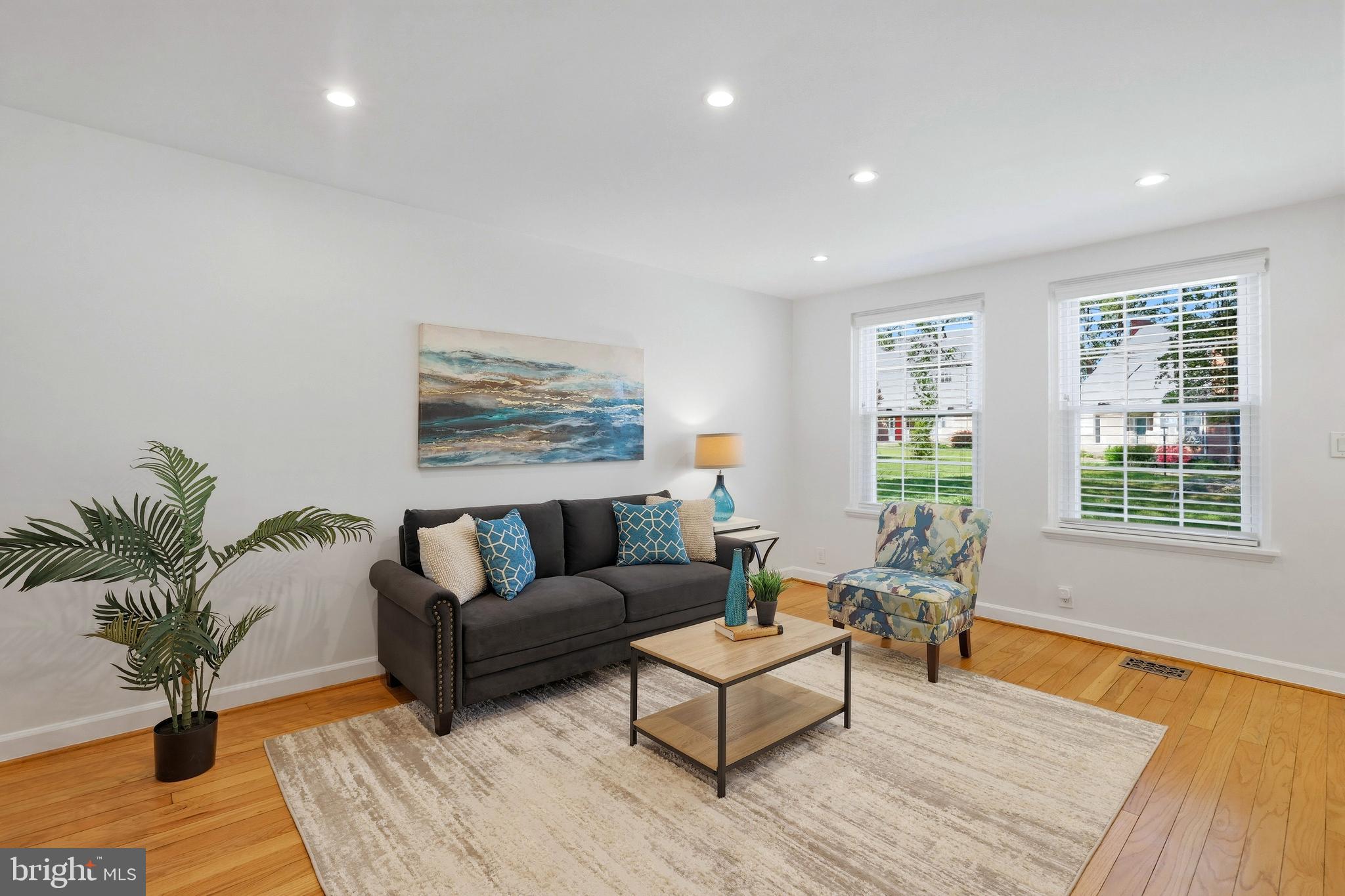 3363 S STAFFORD STREET