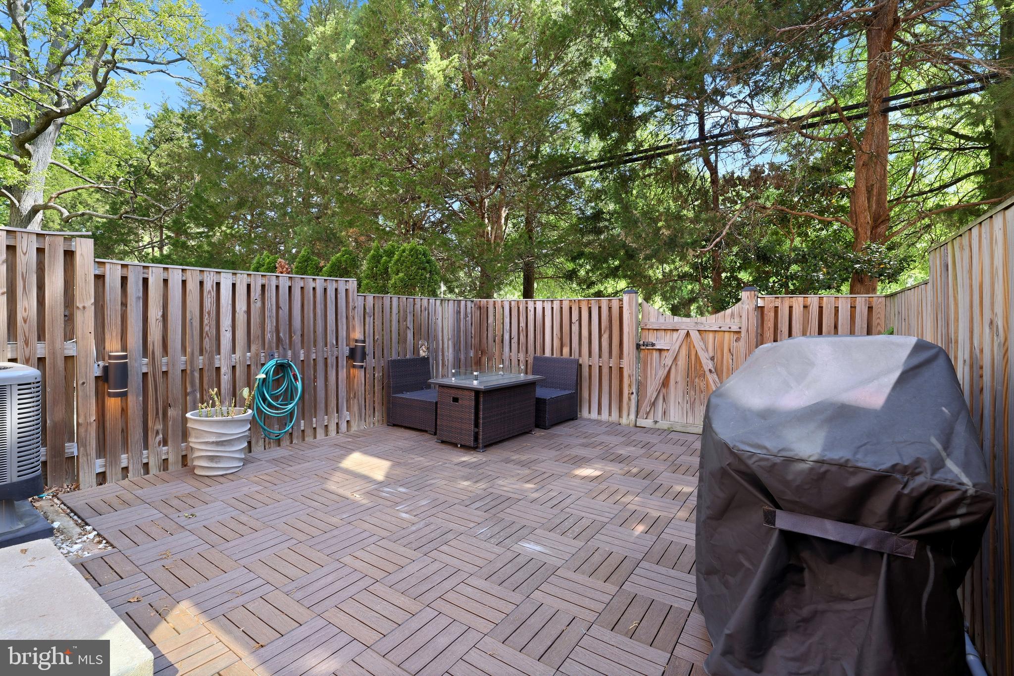 3363 S STAFFORD STREET