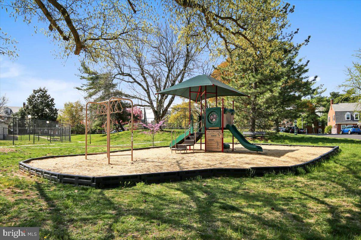 3363 S STAFFORD STREET