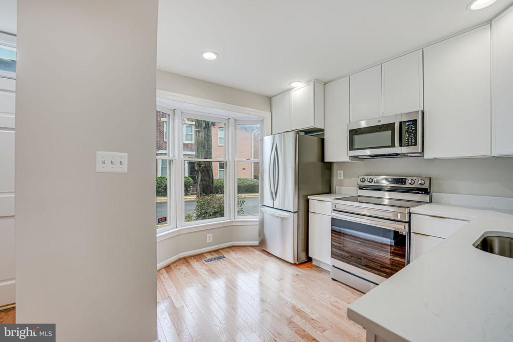 503 Colecroft Ct