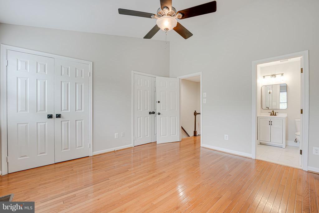 503 Colecroft Ct