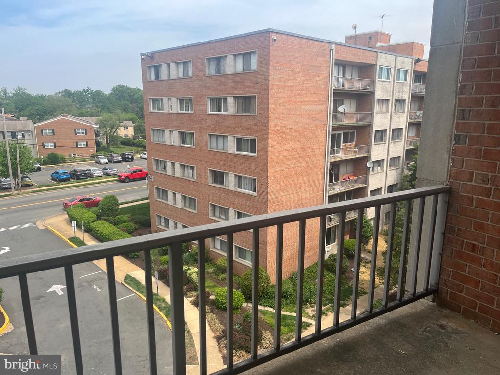 5851 QUANTRELL AVENUE 406